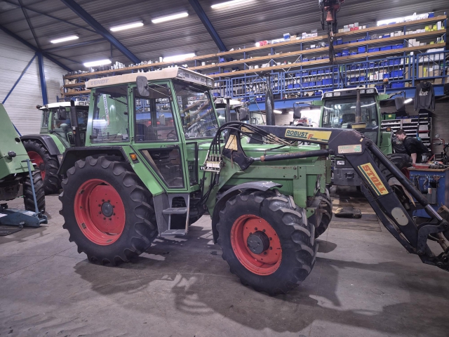 Fendt 306 lsa met stoll frontlader